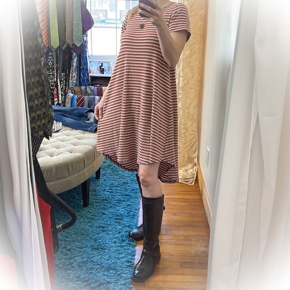 💕Beautiful Striped & Ribbed Lularoe Carly Dress💕 - Picture 7 of 14